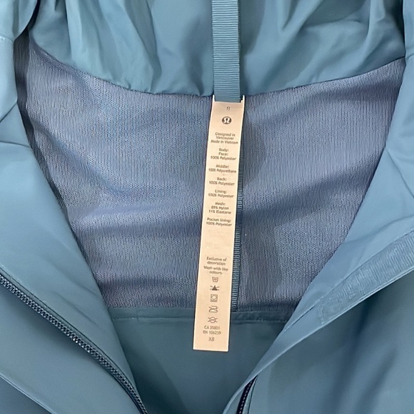 ⭐️HOST PICK⭐️ Lululemon Rain Rebel Jacket - Blue - Picture 7 of 7